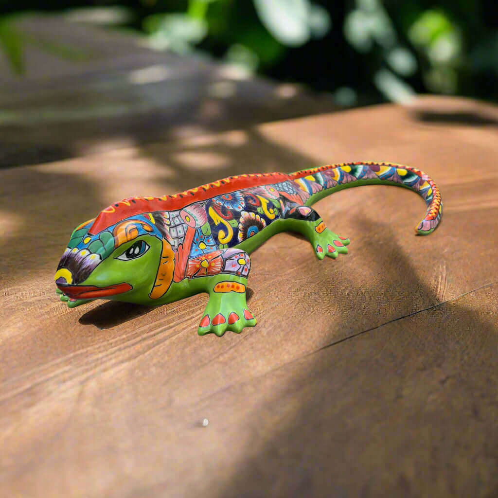 Estatua de Iguana Talavera XL | Arte Cerámico Mexicano Pintado a Mano
