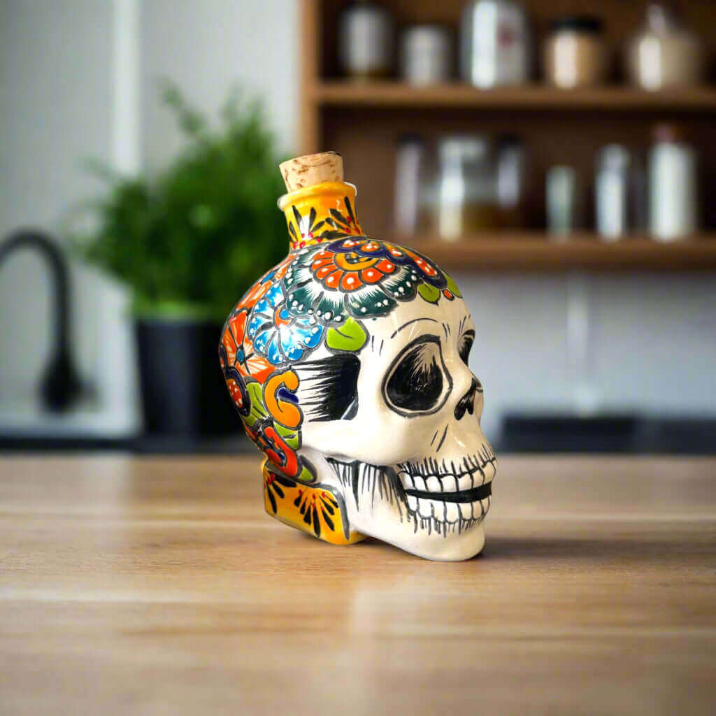 Decantador de calavera Talavera | Botella de cerámica pequeña del Día de Muertos