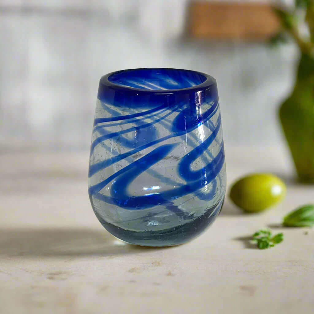 Copa de vino sin tallo mexicana | Remolino azul soplado a mano