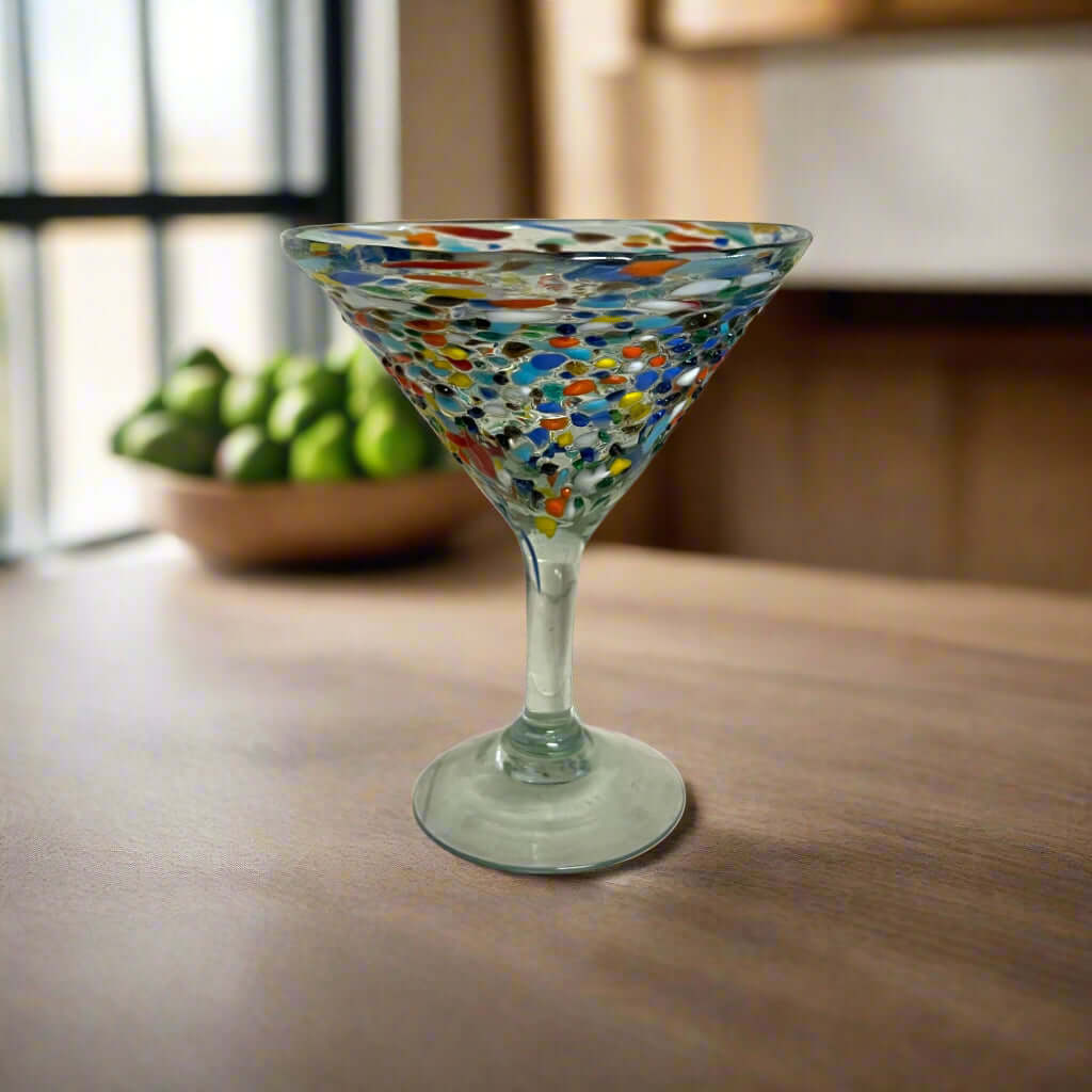 Copa de martini con relieve de confeti | Cristalería mexicana soplada a mano