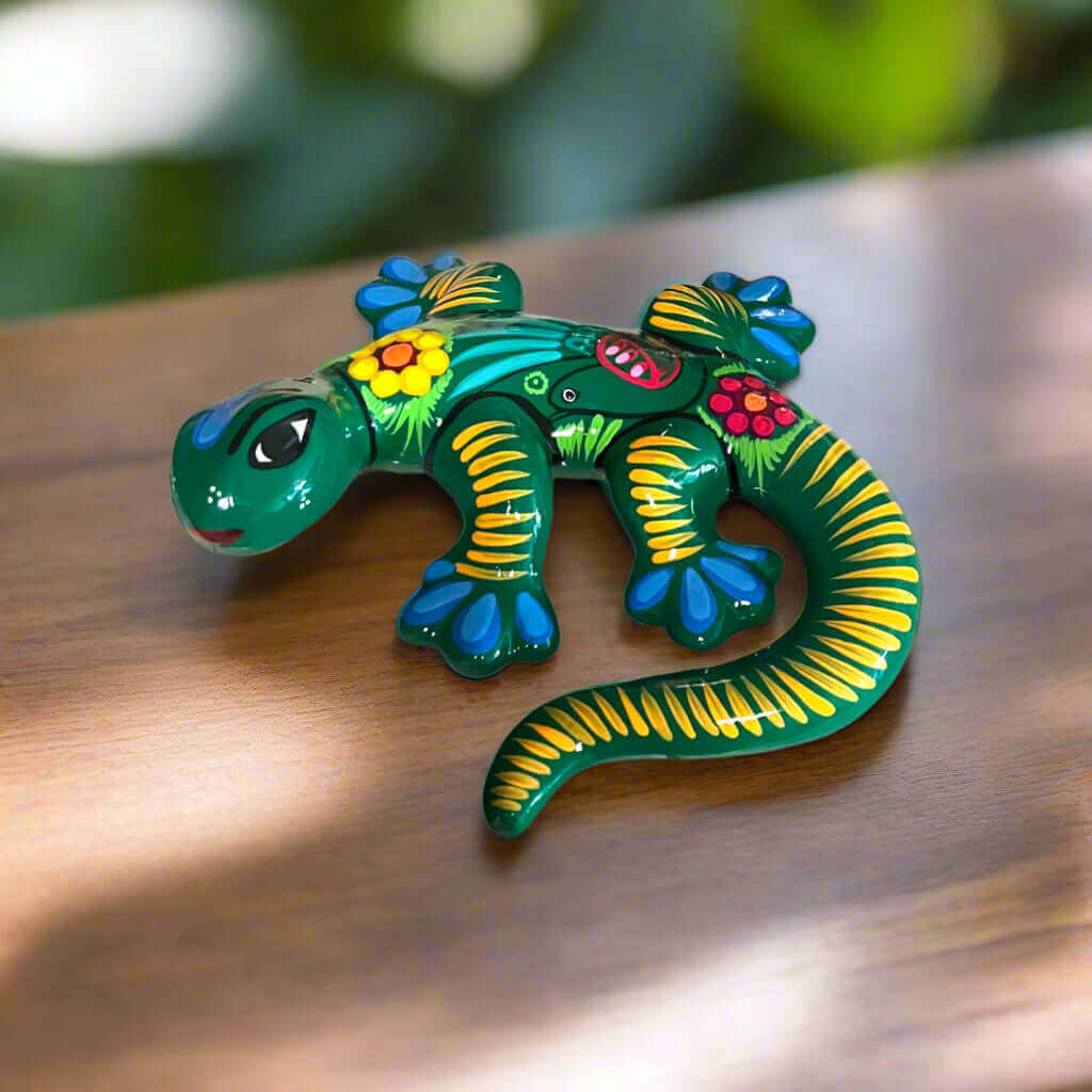 Figura de lagarto de Talavera pintada a mano | Decoración de pared mexicana colorida