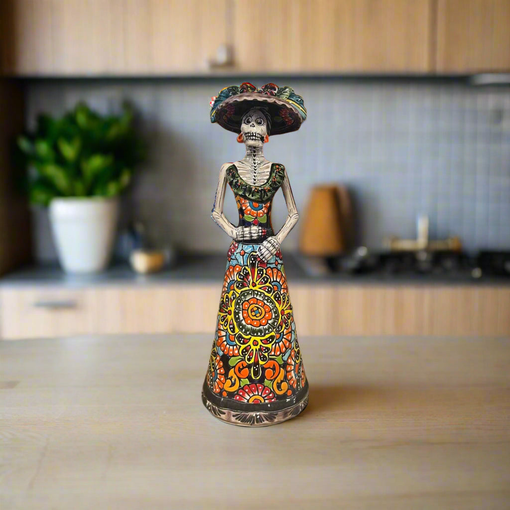 Figura de Catrina de Talavera | Arte de esqueleto hecho a mano del Día de Muertos