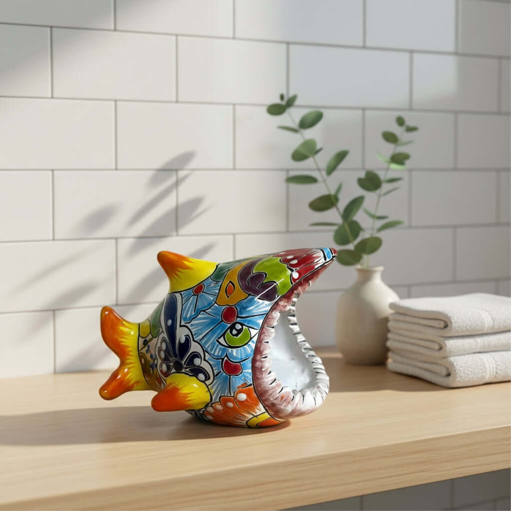 Jabonera de cerámica Talavera colorida con forma de tiburón | Soporte de cerámica hecho a mano