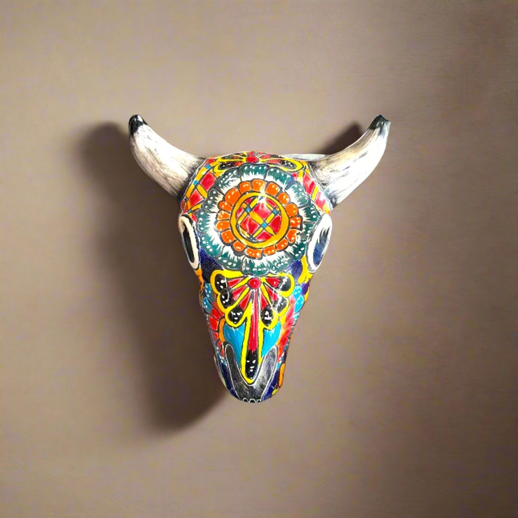Decoración de Pared Cabeza de Toro Talavera | Arte Mexicano Hecho a Mano de Cuernos Largos