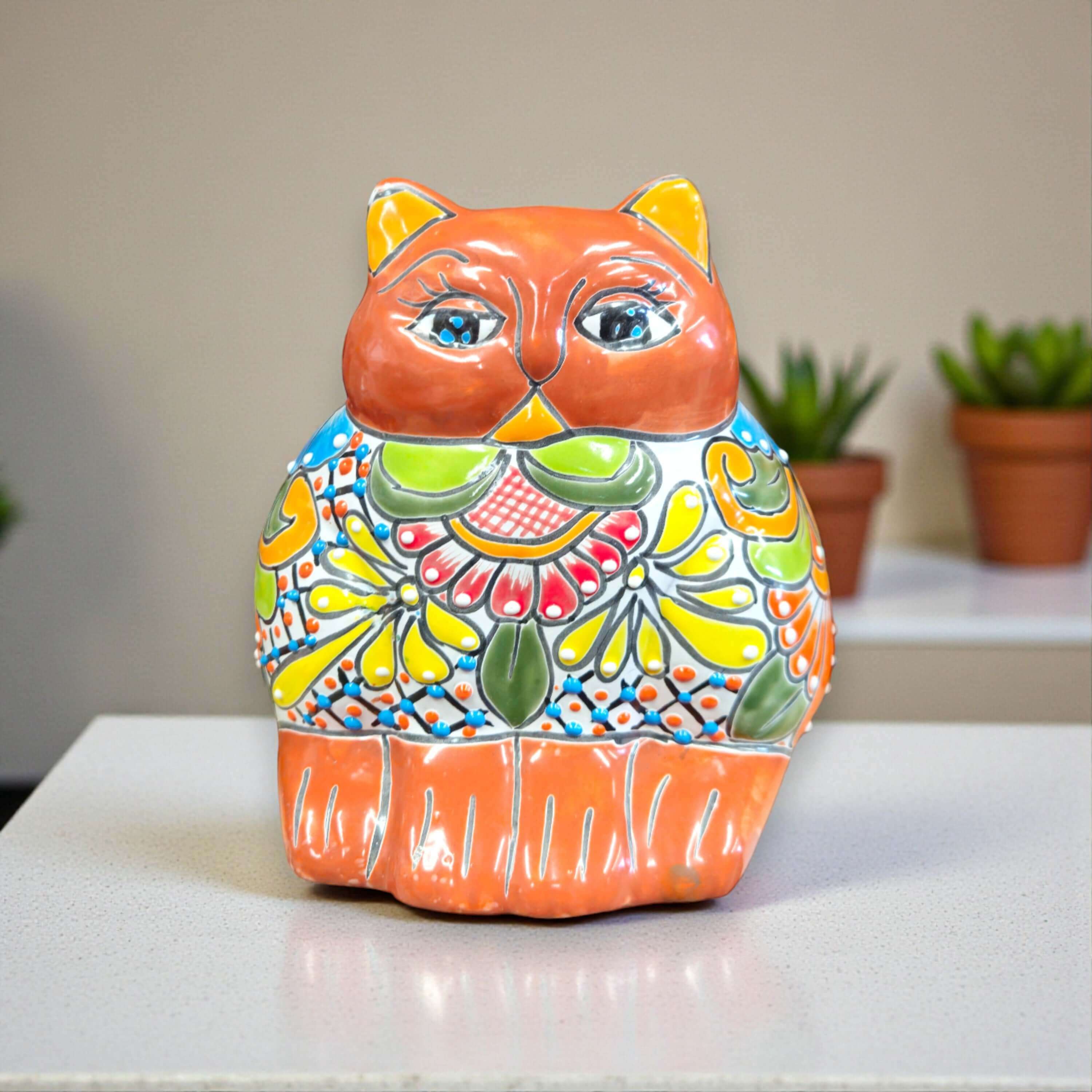 Macetero de Talavera colorido con forma de gato | Arte cerámico mexicano