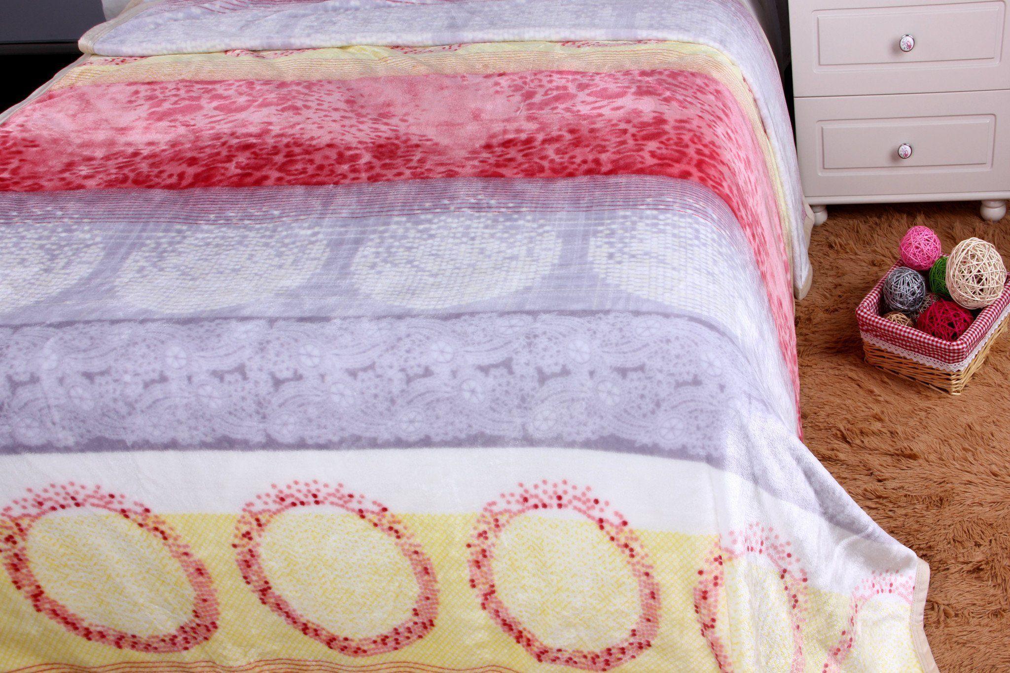 Manta de felpa de visón de franela DaDa Bedding Seashore con diseño floral de lavanda y amarillo soleado (XY9901)